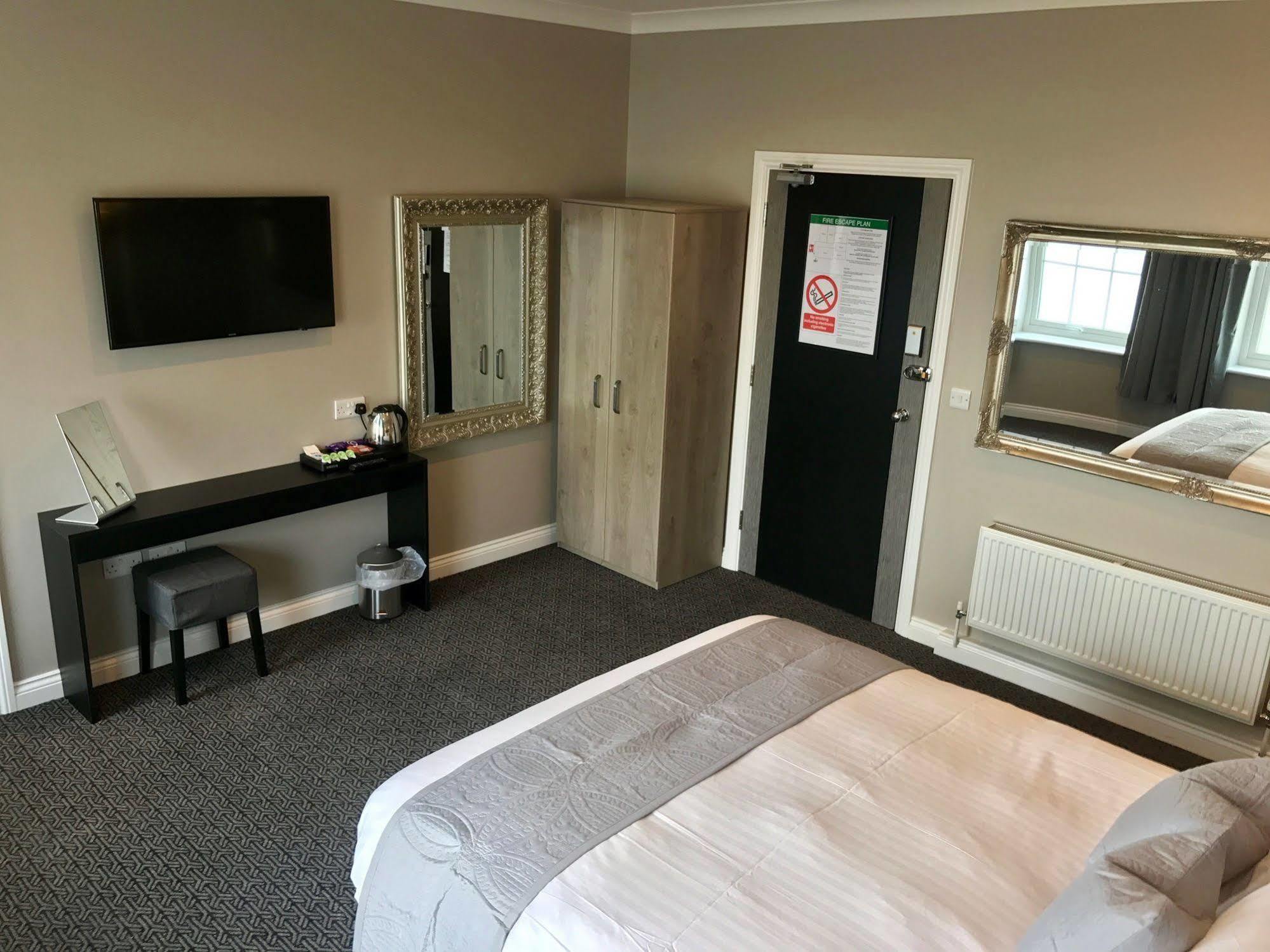The Raven Hotel Corby Ngoại thất bức ảnh