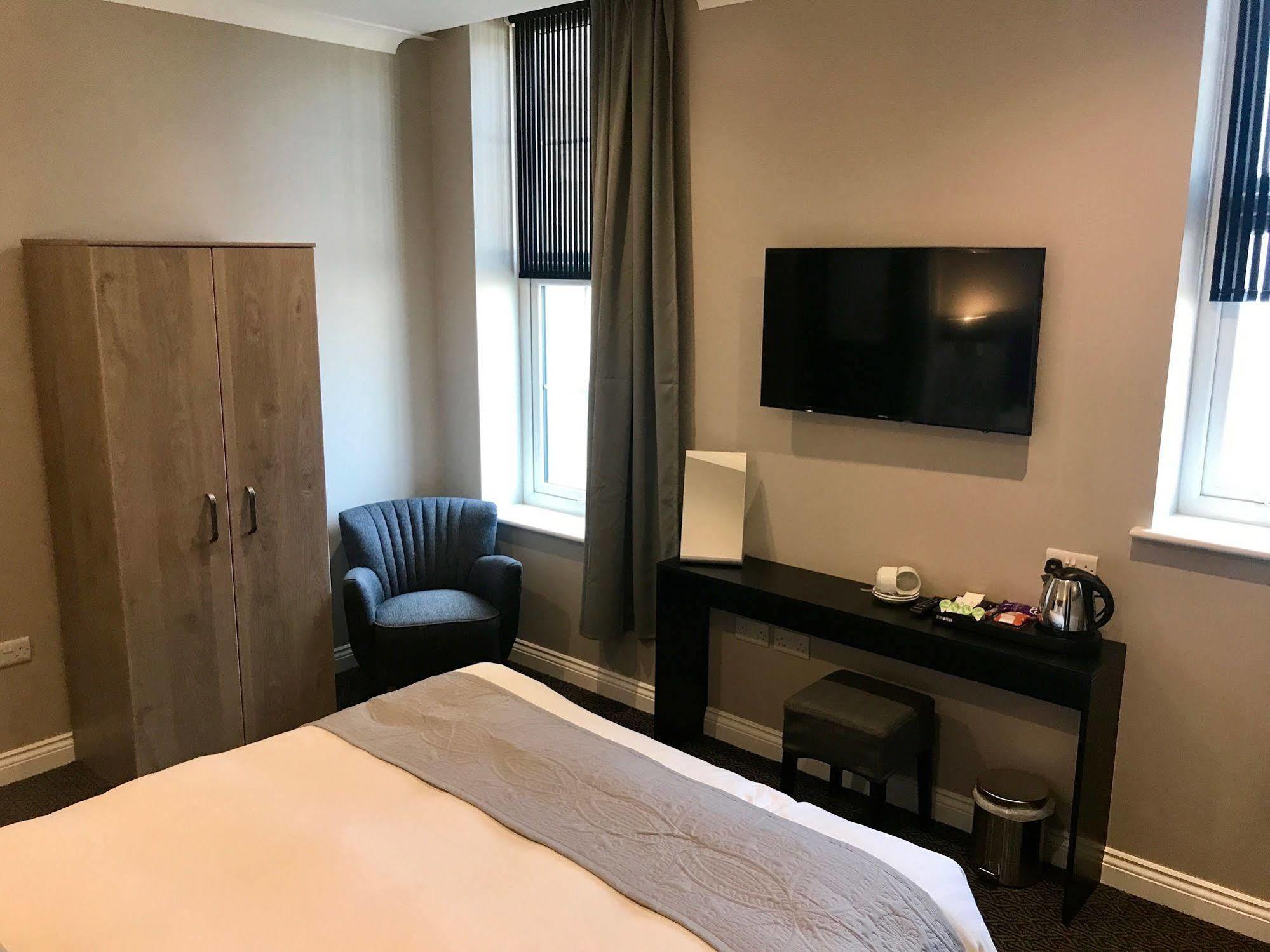 The Raven Hotel Corby Ngoại thất bức ảnh