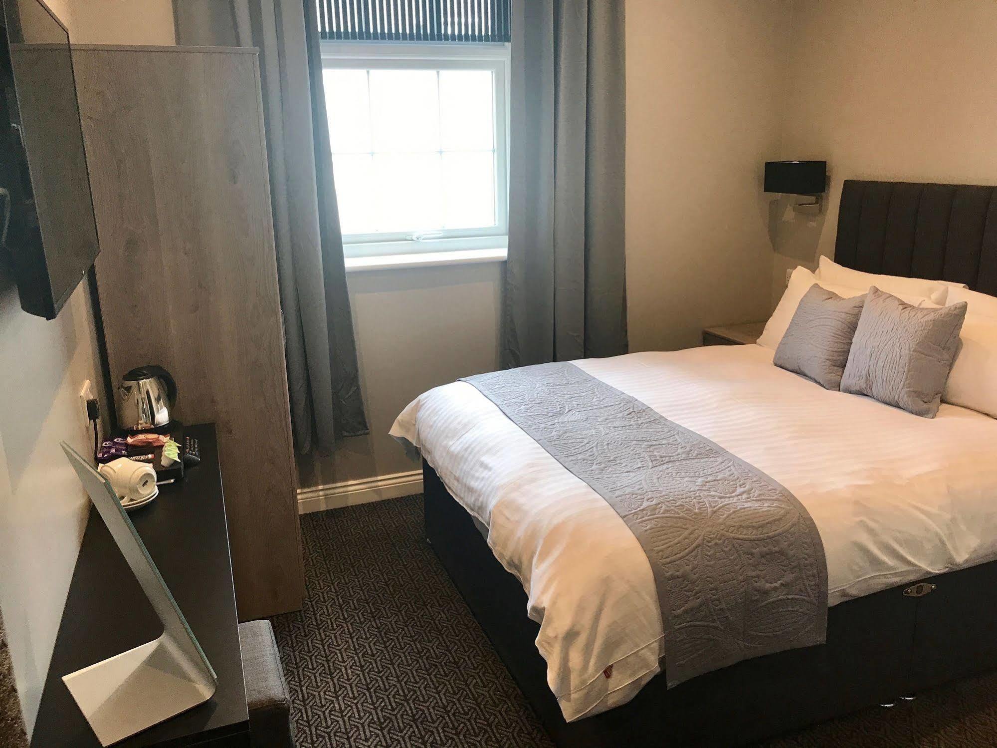 The Raven Hotel Corby Ngoại thất bức ảnh