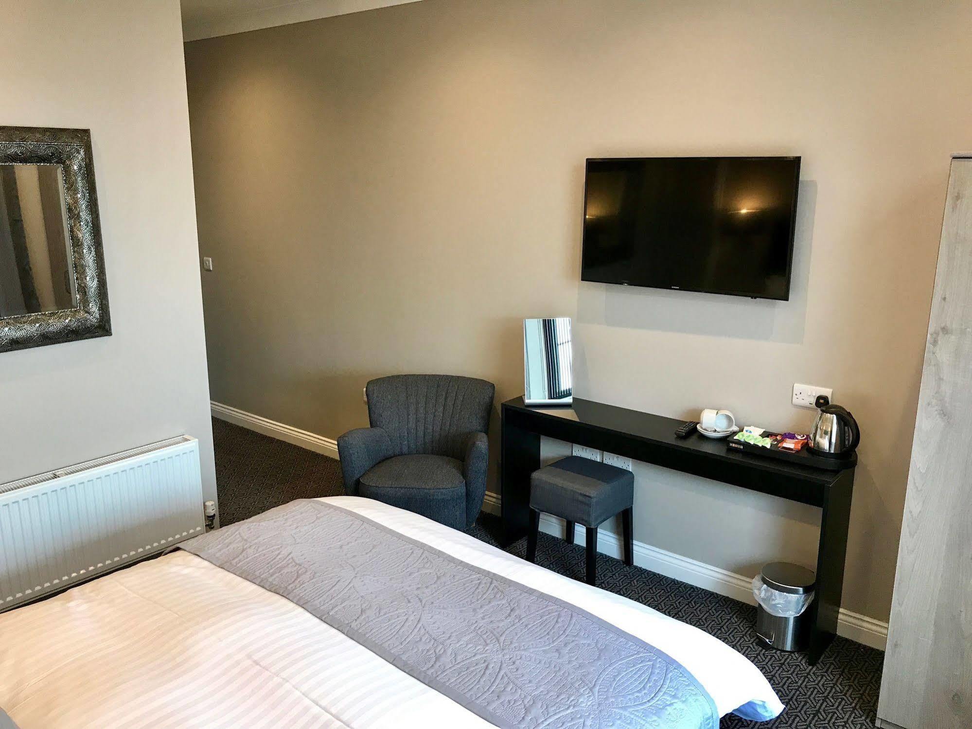 The Raven Hotel Corby Ngoại thất bức ảnh