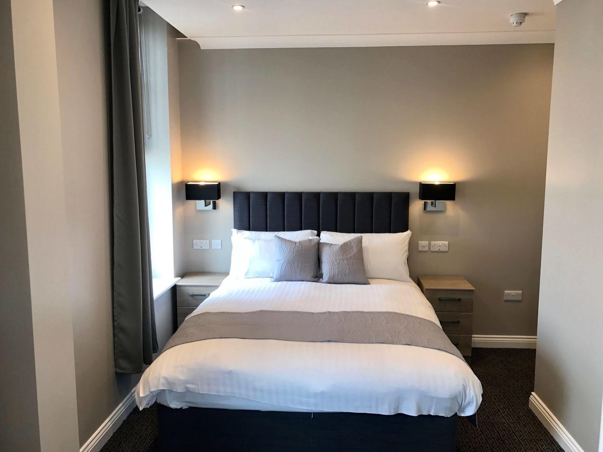 The Raven Hotel Corby Ngoại thất bức ảnh
